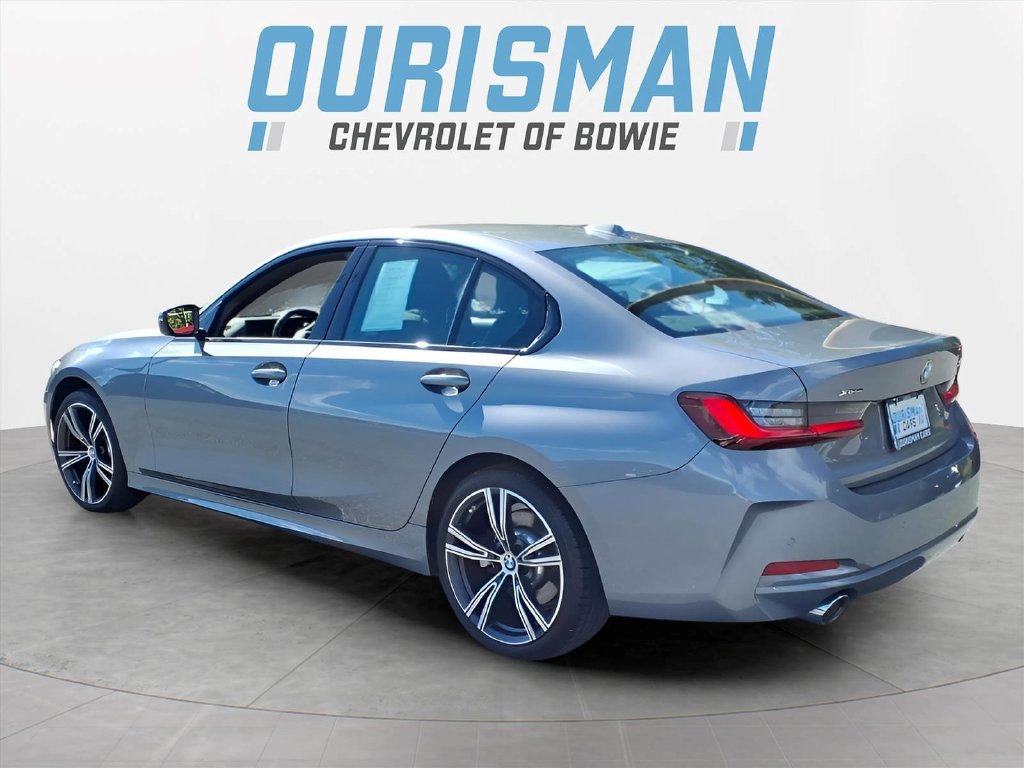 Used 2023 BMW 330i xDrive Sedan w/ Premium Package AWD/4WD image 4