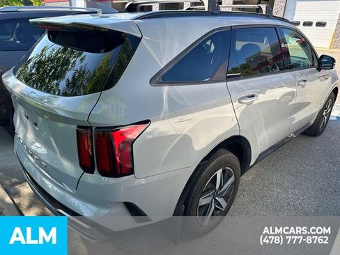 Used 2022 Kia Sorento EX w/ Panoramic Sunroof Package FWD image 9