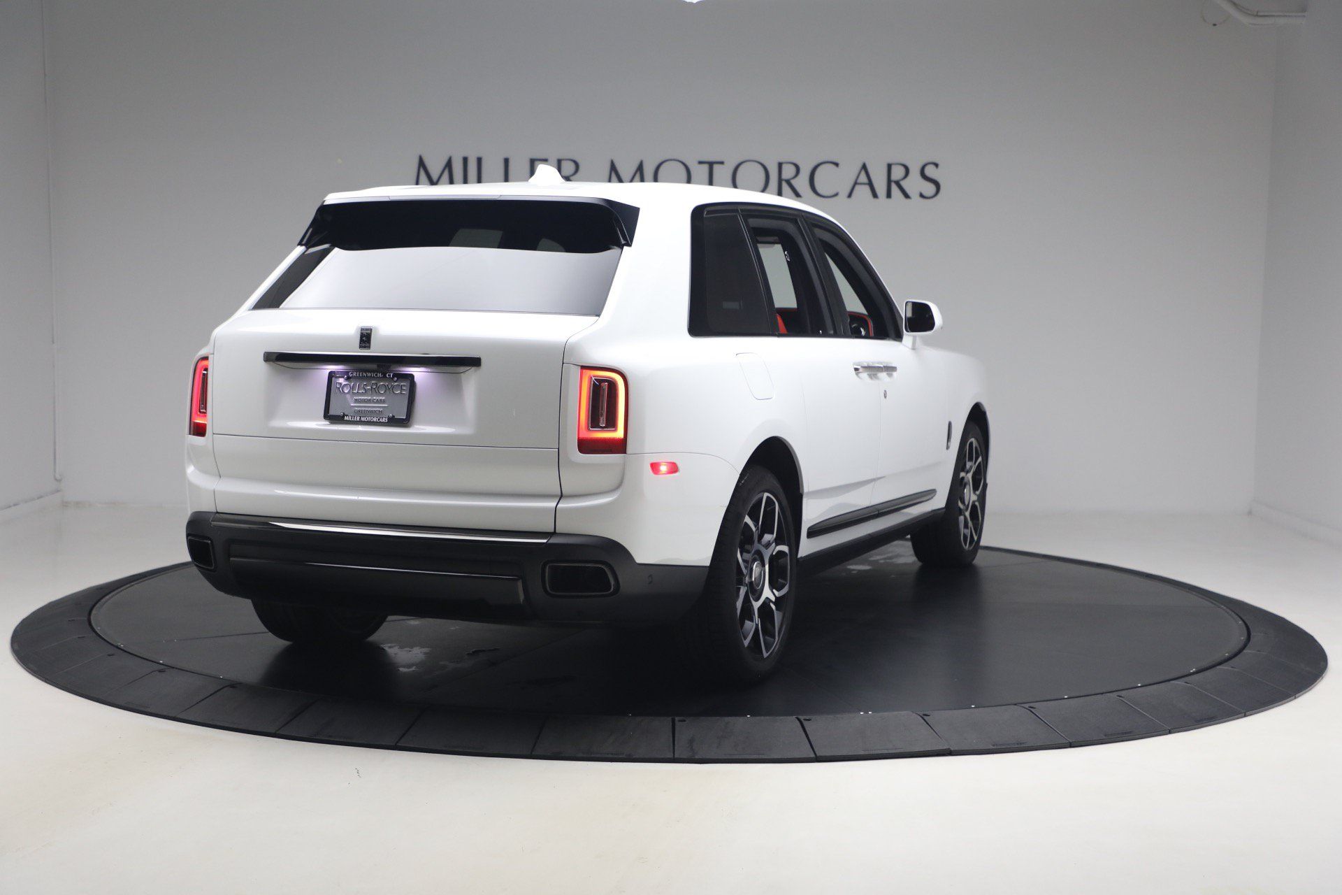 Certified 2021 Rolls-Royce Cullinan Black Badge AWD/4WD image 9