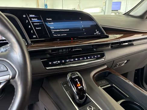 Used 2022 Cadillac Escalade Sport Platinum w/ LPO, ONYX Package AWD/4WD image 22