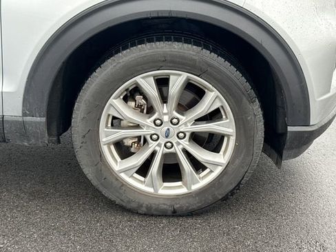 Used 2020 Ford Explorer XLT w/ Equipment Group 202A AWD/4WD image 11