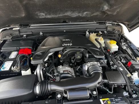Used 2018 Jeep Wrangler Rubicon AWD/4WD image 29