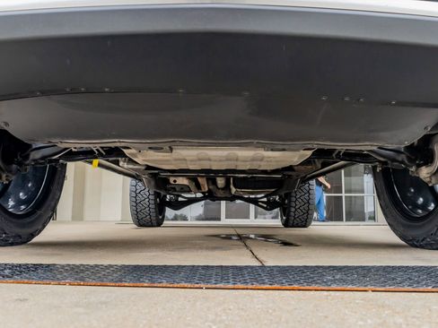 Used 2024 Chevrolet Suburban High Country image 14