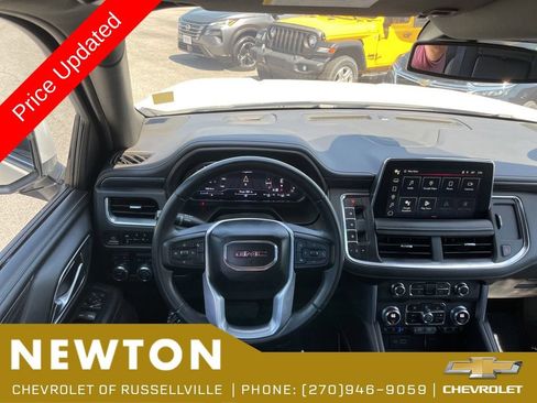 Used 2023 GMC Yukon XL SLT AWD/4WD image 21