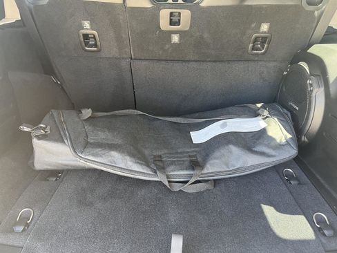 Used 2018 Jeep Wrangler Unlimited Sahara AWD/4WD image 29