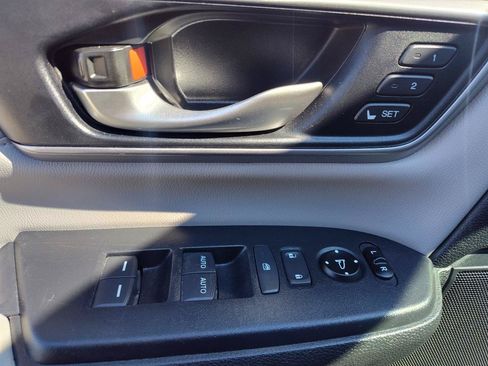 Used 2017 Honda CR-V Touring image 34