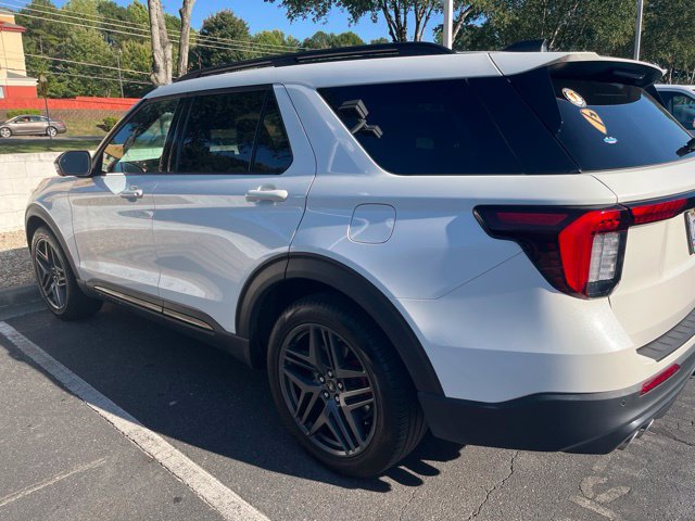 Used 2025 Ford Explorer ST AWD/4WD image 4