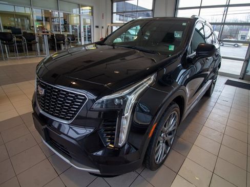 Certified 2019 Cadillac XT4 Premium Luxury image 2