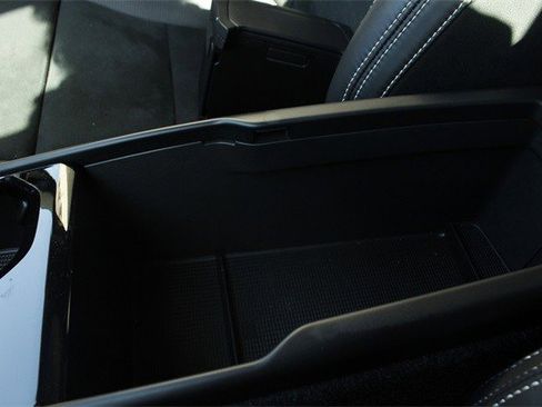 Used 2021 Volvo XC40 P8 Recharge w/ Advanced Package image 26