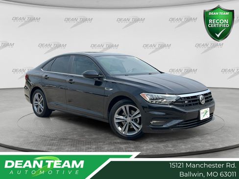 Used 2020 Volkswagen Jetta R-Line FWD image 1