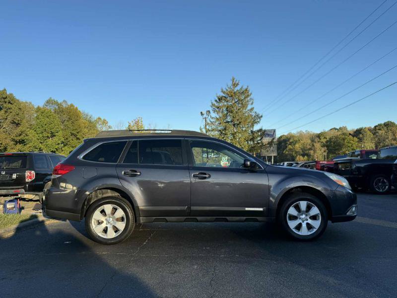 Used 2010 Subaru Outback 2.5i Premium AWD/4WD image 4