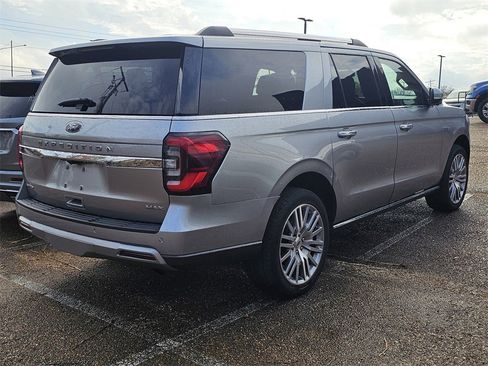 Used 2024 Ford Expedition Max Limited image 3