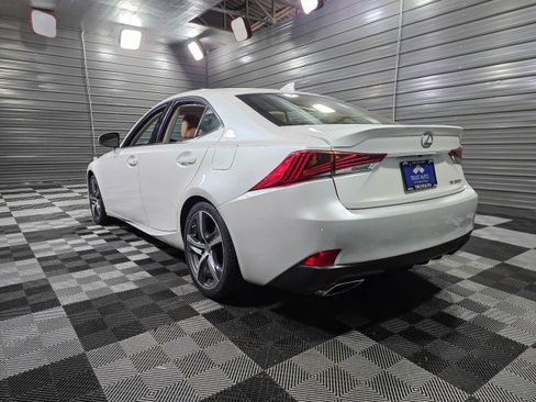 Used 2018 Lexus IS 300 image 7