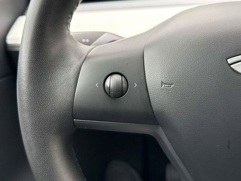 Used 2020 Tesla Model Y Long Range image 22