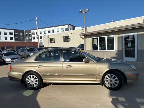 Used 2002 Hyundai Sonata GLS FWD image 4