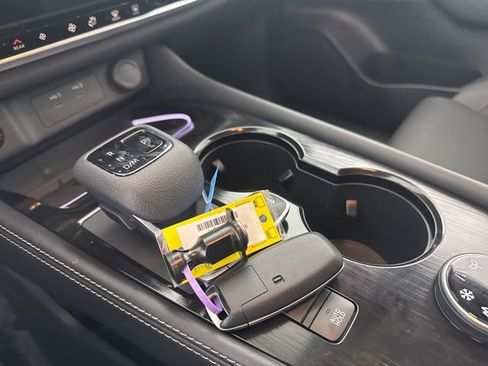 Certified 2024 Nissan Rogue Platinum w/ Platinum Premium Package image 28