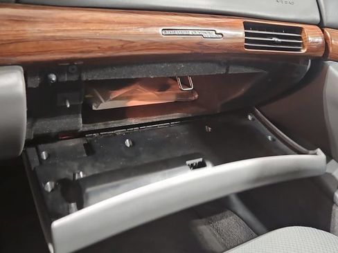Used 2004 Buick Le Sabre Custom FWD image 18