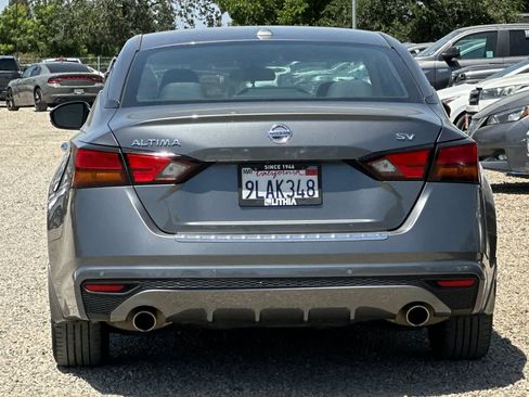 Used 2022 Nissan Altima 2.5 SV w/ SV Premium Package FWD image 8