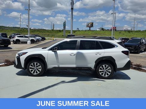Used 2025 Subaru Outback Premium AWD/4WD image 6