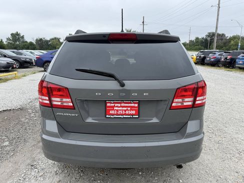 Used 2020 Dodge Journey SE FWD image 4