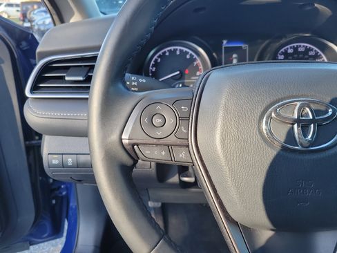 Used 2024 Toyota Camry SE image 12