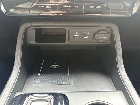 Used 2024 Honda Pilot Elite image 27