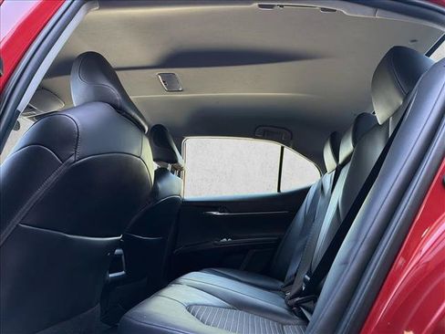 Used 2020 Toyota Camry SE FWD image 21