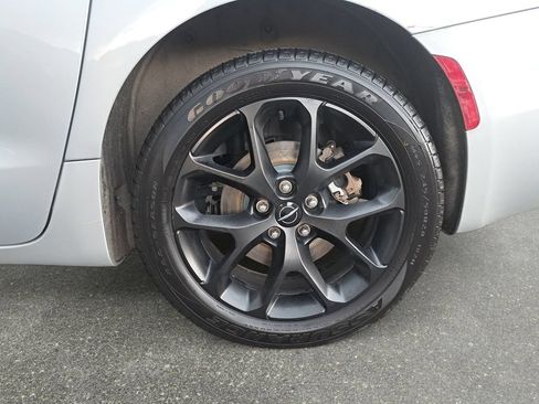 Certified 2023 Chrysler Pacifica Touring-L w/ Uconnect Theater Family Group AWD/4WD image 31
