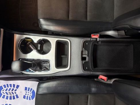 Used 2019 Jeep Grand Cherokee Altitude image 30