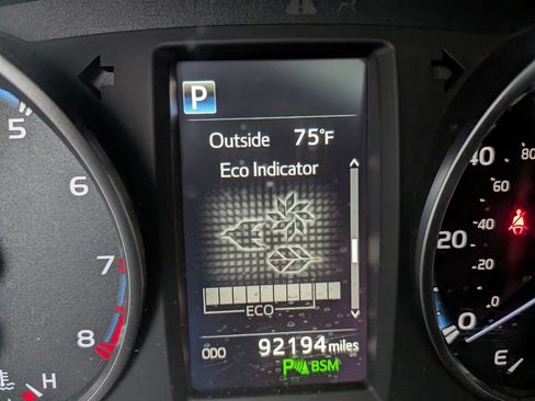 Used 2018 Toyota RAV4 XLE FWD image 7