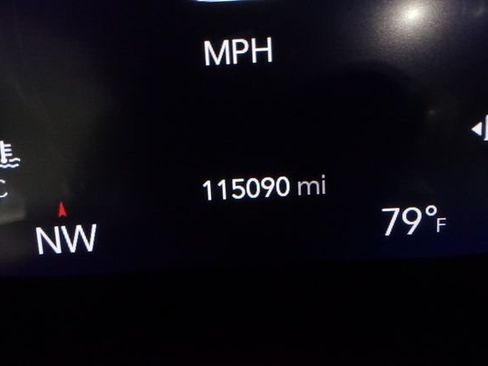 Used 2020 Chrysler Pacifica Touring-L Plus w/ Advanced Safetytec Group FWD image 18