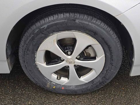 Used 2014 Toyota Prius Three image 9