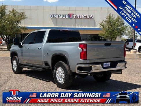 Used 2024 Chevrolet Silverado 2500 LTZ w/ LTZ Convenience Package AWD/4WD image 9