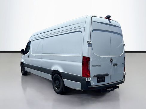 Used 2024 Mercedes-Benz Sprinter 2500 image 5