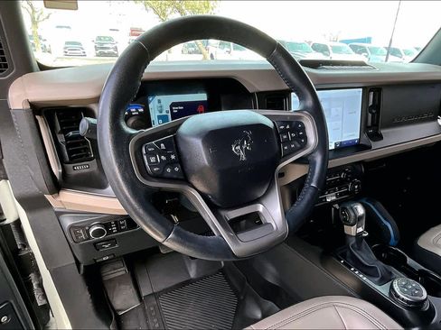 Certified 2023 Ford Bronco Wildtrak image 6