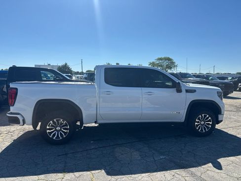 Used 2023 GMC Sierra 1500 AT4 w/ AT4 Premium Package AWD/4WD image 5