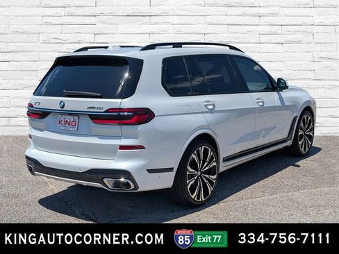 Used 2023 BMW X7 xDrive40i w/ M Sport Package AWD/4WD image 5