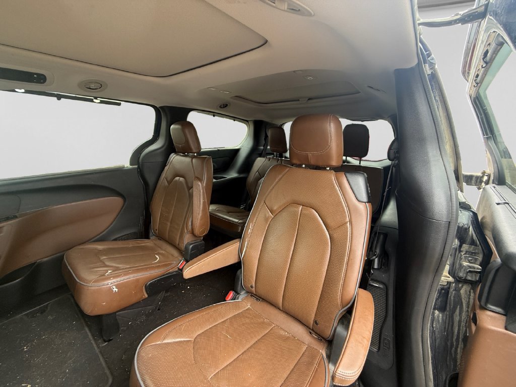 Used 2018 Chrysler Pacifica Limited FWD image 28