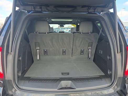 Used 2023 GMC Yukon SLT image 13