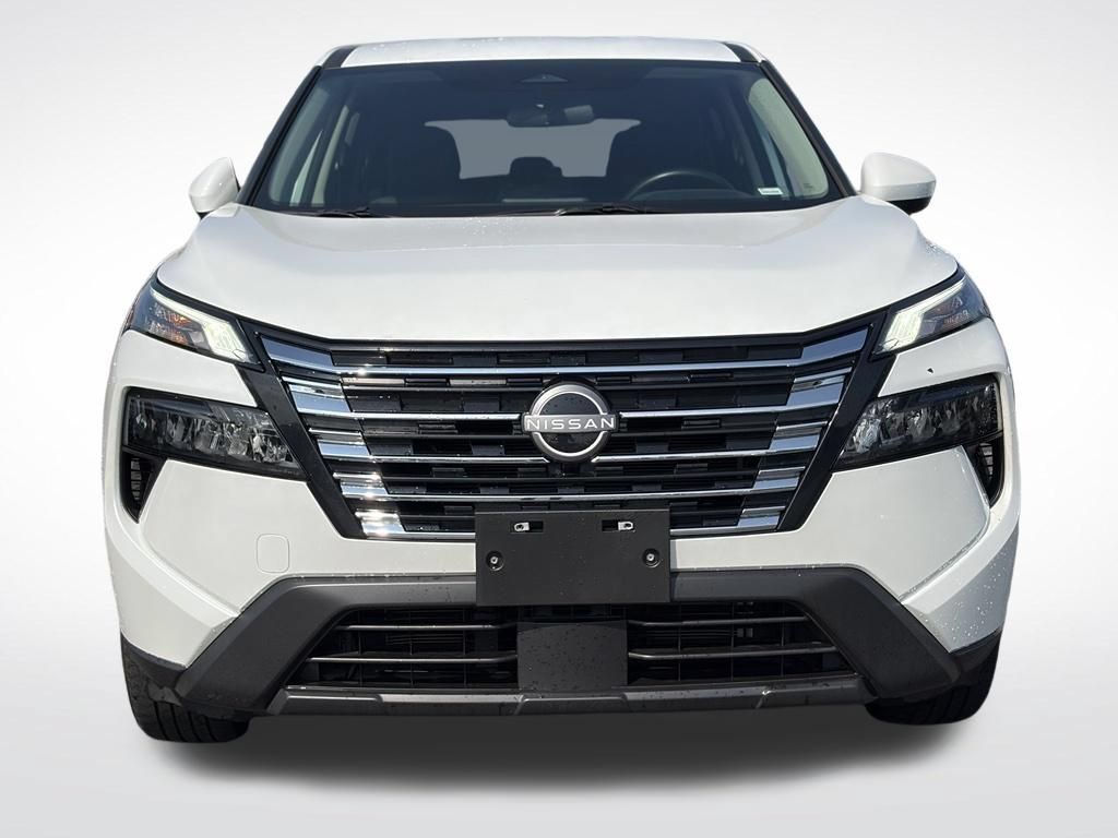 Used 2025 Nissan Rogue SV AWD/4WD image 3