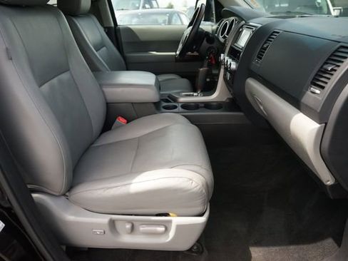 Used 2015 Toyota Sequoia Platinum AWD/4WD image 19