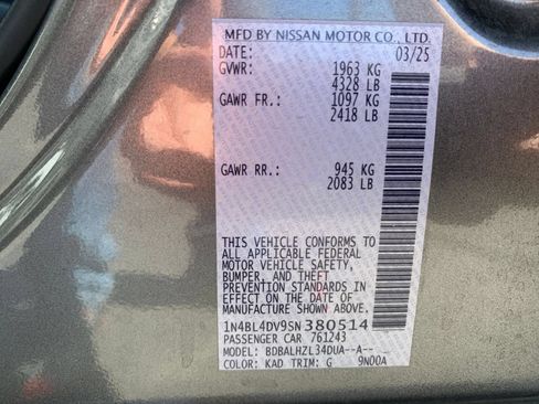 Used 2025 Nissan Altima 2.5 SV FWD image 30