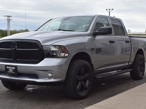Used 2019 RAM 1500 Express w/ Wheel & Sound Group AWD/4WD image 14