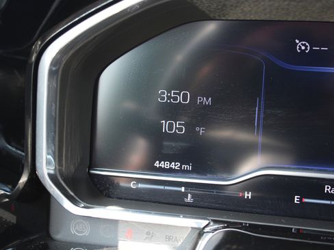 Used 2022 Chevrolet Silverado 1500 LTZ image 2