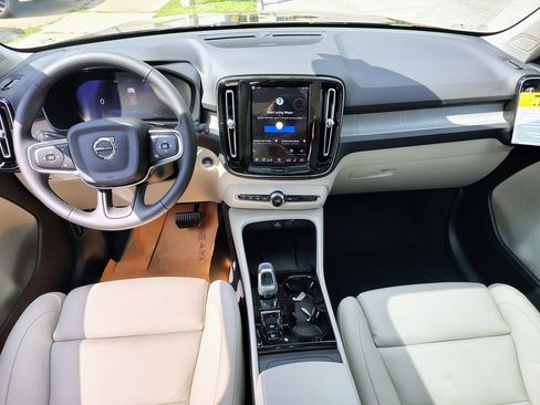 New 2026 Volvo XC40 B5 Ultra w/ Protection Package Premier AWD/4WD image 27