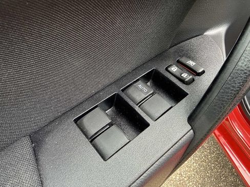 Used 2014 Toyota Corolla LE FWD image 22