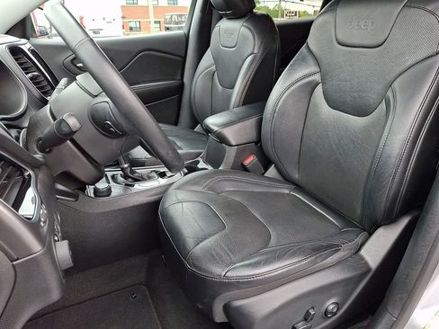 Used 2019 Jeep Cherokee Limited AWD/4WD image 16