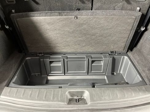 Used 2025 Nissan Pathfinder SV FWD image 51
