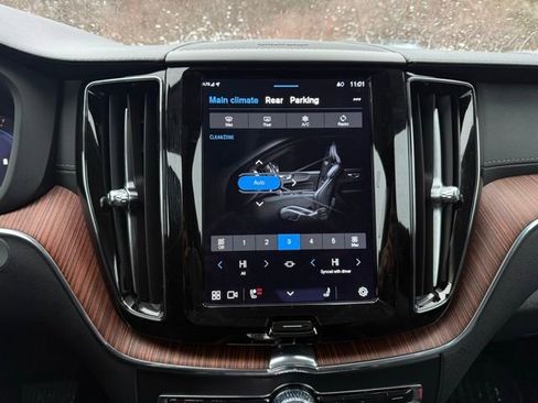 Certified 2023 Volvo XC60 B6 Ultimate w/ Protection Package Premier image 27