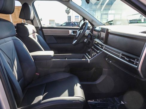 Certified 2025 Hyundai Santa Fe SEL image 17